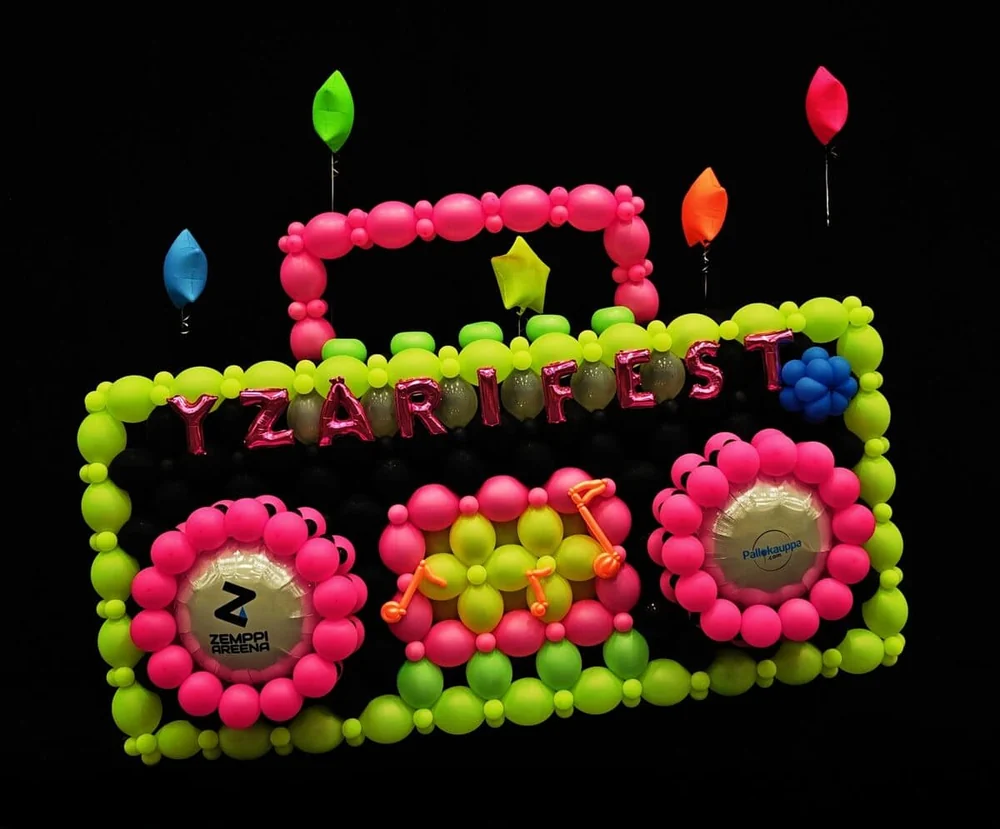 The same boombox balloon sculpture built and installed